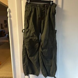 Bershka parachute pants - epitome of comfort!